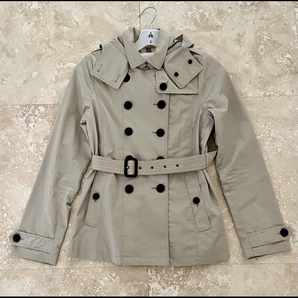 BURBERRY TRENCH COAT